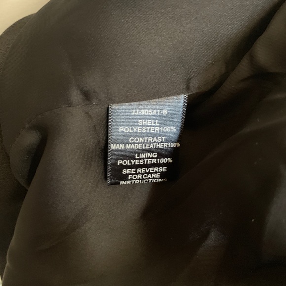 black jacket - Picture 4 of 6